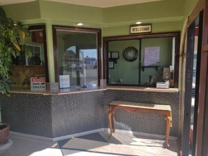 Flamingo Inn - image 11