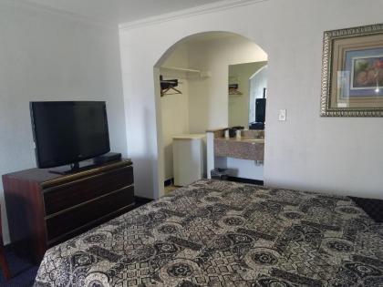 Flamingo Inn - image 2