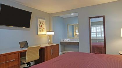 Del Mar Motel - image 14