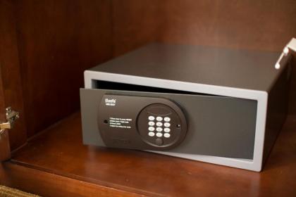 DoubleTree by Hilton Chicago O'Hare Airport-Rosemont - image 21