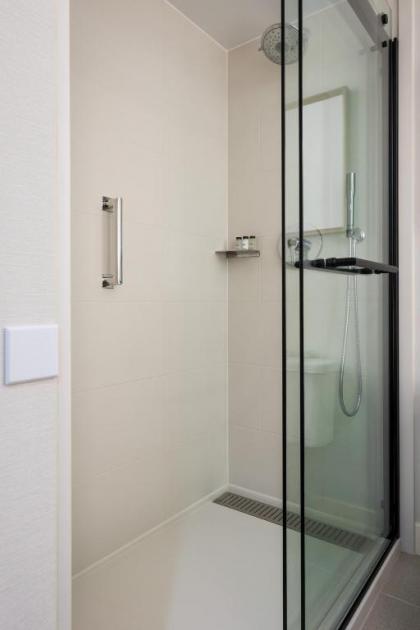 Sheraton Suites Chicago O'Hare - image 21