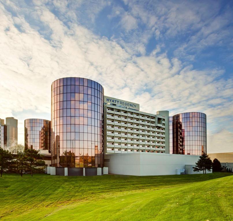 Hyatt Regency O'Hare Chicago - image 2