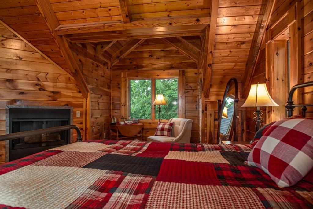 Private Mountaintop Cabin - image 4