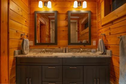Private Mountaintop Cabin - image 6