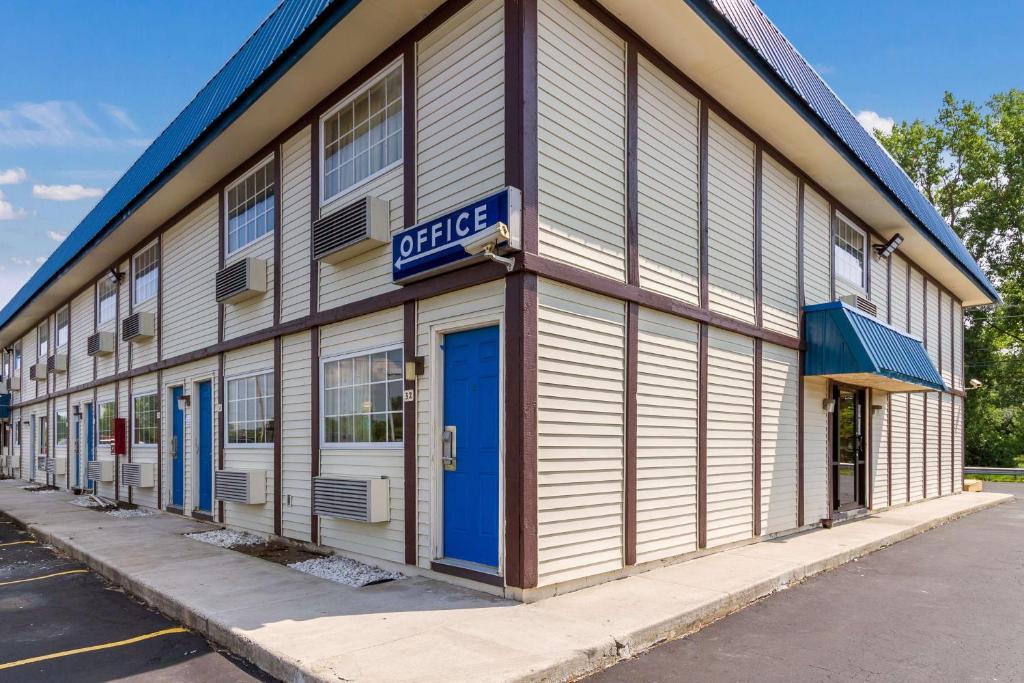 Motel 6-Rossford OH - main image