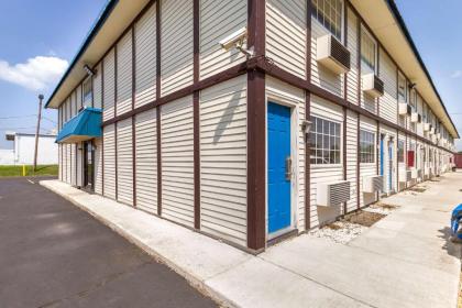 Motel 6-Rossford OH - image 2