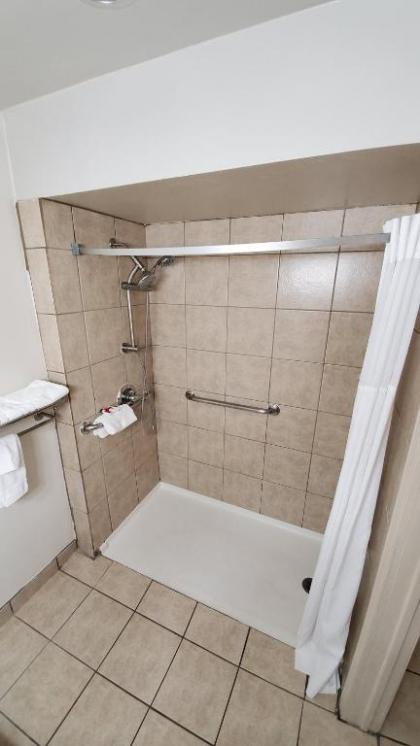 Days Inn by Wyndham Roswell - image 4