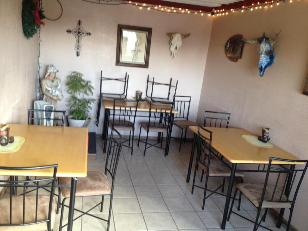 Western Inn Roswell - image 4