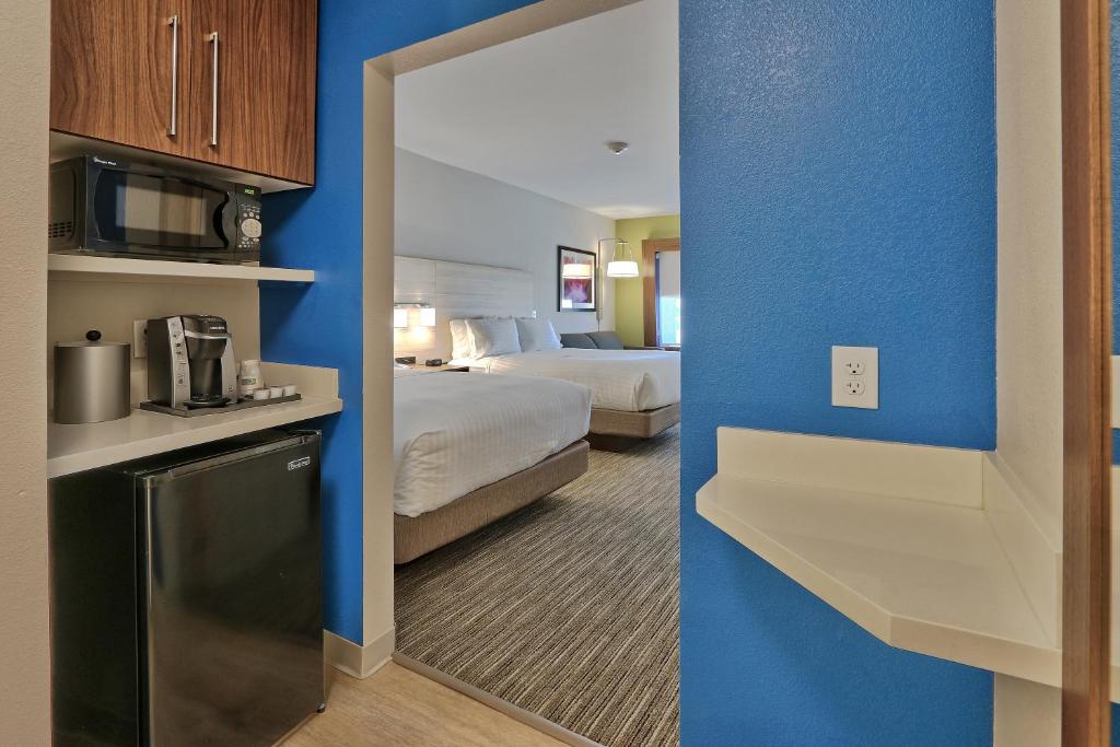 Holiday Inn Express & Suites - Roswell an IHG Hotel - image 6