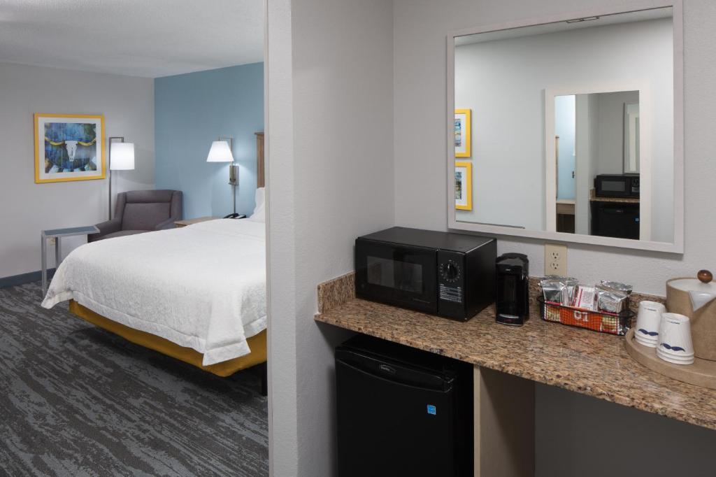 Hampton Inn Austin - Round Rock - image 4