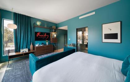 The Ruby Hotel - image 12