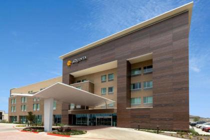 La Quinta Inn  Suites by Wyndham Round Rock East