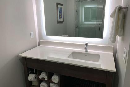 La Quinta Inn & Suites by Wyndham Round Rock East - image 12