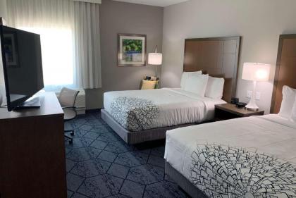 La Quinta Inn & Suites by Wyndham Round Rock East - image 9