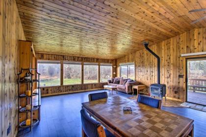 Tranquil Mt Rainier Retreat with Deck and Creeks - image 12