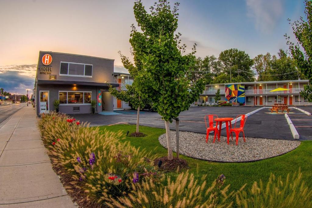 Hotel Royal Oak - image 2