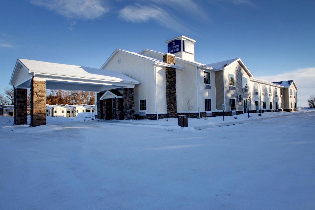 Cobblestone Inn & Suites - Rugby - main image