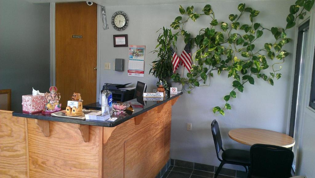 Bestway Inn - image 5
