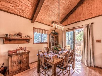 Mockingbird Cabin 3 Bedrooms Sleeps 8 - image 10
