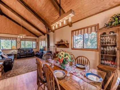 Mockingbird Cabin 3 Bedrooms Sleeps 8 - image 11