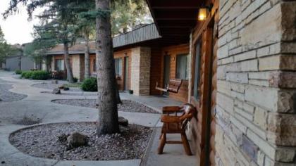 West Winds Lodge & Condos