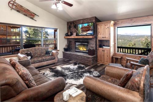 Ain't No Better View 3 Bedrooms Sleeps 8 Jetted Tub Pool Table Hot Tub - main image