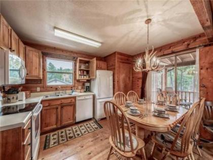 Moose Manor 3 Bedrooms Sleeps 8 Wood Stove Gas Grill WiFi - image 2