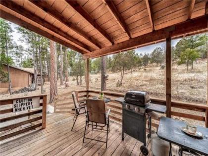 Moose Manor 3 Bedrooms Sleeps 8 Wood Stove Gas Grill WiFi - image 3