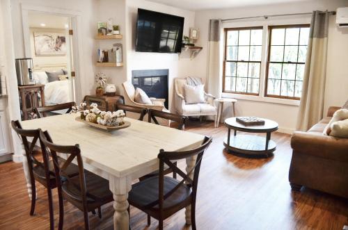 Ruidoso's Midtown Retreat! - main image