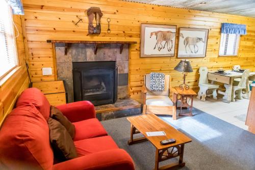 Ruidoso Lodge Cabin # 7 - main image