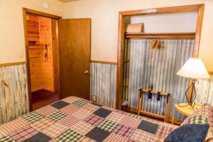 Ruidoso Lodge Cabins # 8 - image 4