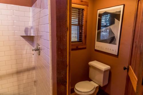 Riverside Cottage #25 - image 4