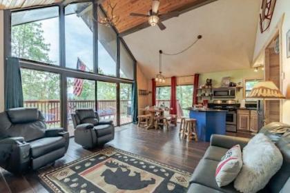 Midtown HideAway 2 Bedrooms Wooded Views Wi-Fi Sleeps 6