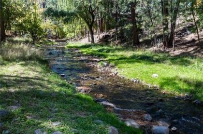 A Whispering River 2 Bedrooms Sleeps 6 Pets Welcome Gas Grill Hot Tub - image 2