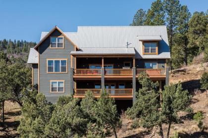 Abbey Lodge 9 Bedrooms Sleeps 23 Game Room WiFi Hot tub New Mexico