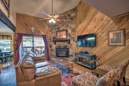 Retreat with Hot Tub and 2 Kitchens for Large Groups!