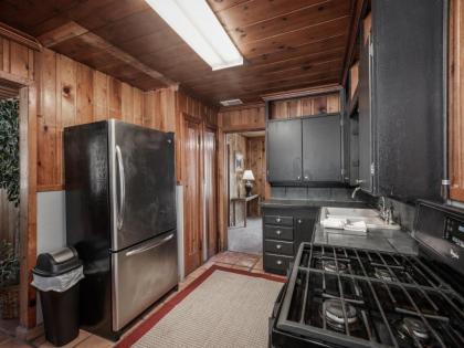 Alpine Cabin 3 Bedrooms Deck Sleeps 8 - image 11