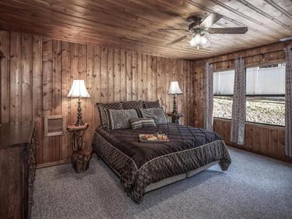Alpine Cabin 3 Bedrooms Deck Sleeps 8 - image 13