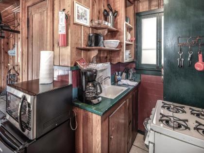 Apache Village 10 King Studio Midtown Sleeps 2 - image 7