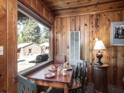 Apache Village 2 King Studio Midtown Sleeps 2 - image 4
