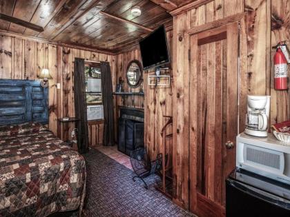 Apache Village 4 King Studio Midtown Sleeps 2 - image 10