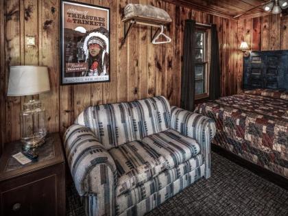 Apache Village 4 King Studio Midtown Sleeps 2 - image 3