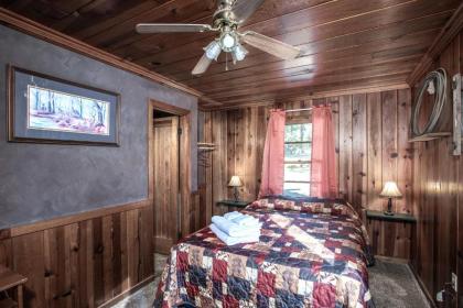 Apache Village 7 Queen Bed Midtown Sleeps 2 - image 6
