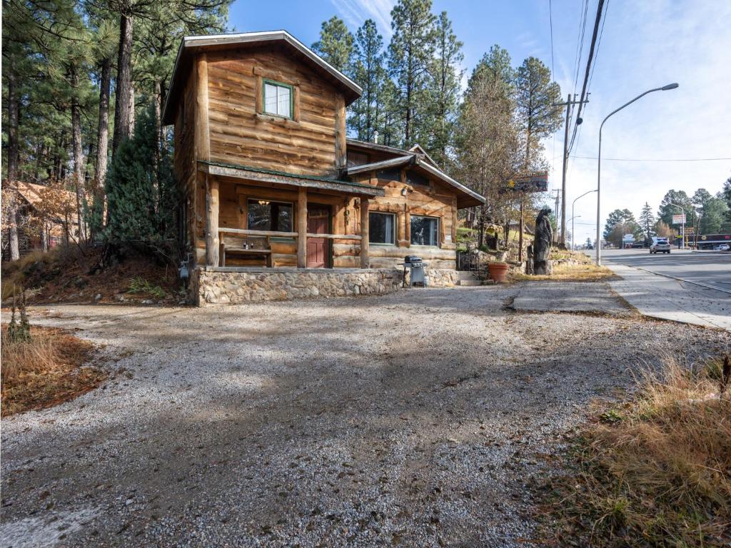 Three Bears 7 Bedrooms Deck Fireplace Midtown Grill Sleeps 22 - main image