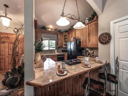 Wilbank's West 3 Bedrooms Fireplace WiFi HDTV Sleeps 8 - image 10