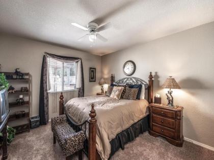 Wilbank's West 3 Bedrooms Fireplace WiFi HDTV Sleeps 8 - image 16