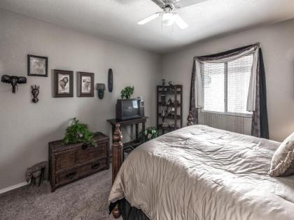 Wilbank's West 3 Bedrooms Fireplace WiFi HDTV Sleeps 8 - image 17