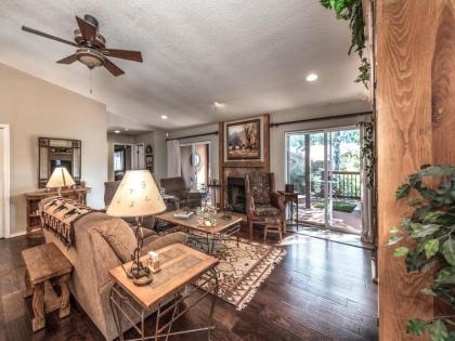 Wilbank's West 3 Bedrooms Fireplace WiFi HDTV Sleeps 8 - image 3