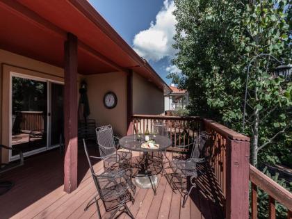 Wilbank's West 3 Bedrooms Fireplace WiFi HDTV Sleeps 8 - image 4