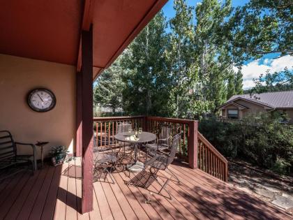 Wilbank's West 3 Bedrooms Fireplace WiFi HDTV Sleeps 8 - image 5